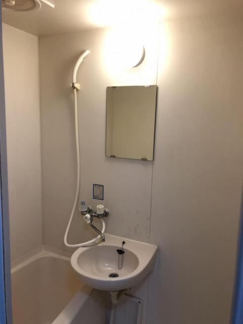 洗面設備　【洗面化粧台】別号室参考写真です