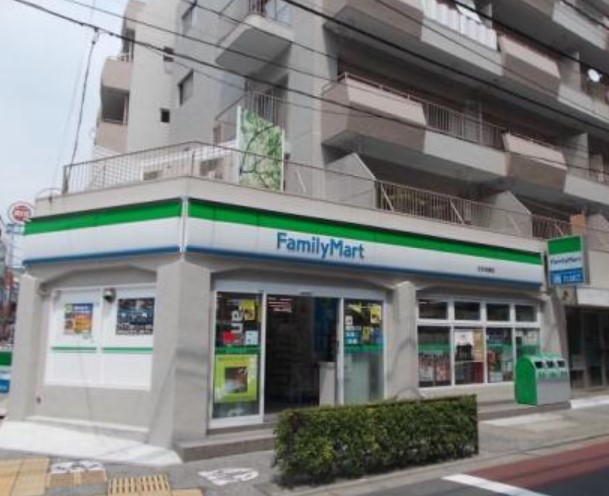 コンビニ　ファミリーマート文京本郷店（コンビニ）まで70m