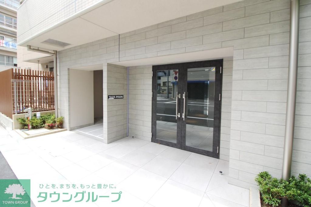 エントランス　エントランス