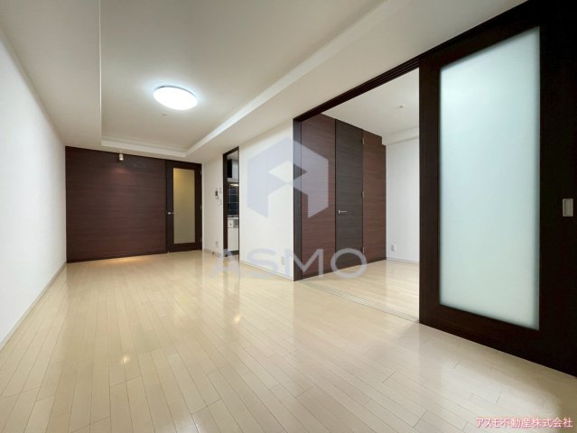 居室・リビング　同マンション別部屋参考写真