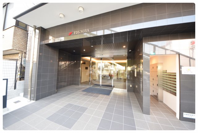 エントランス　FDS NOVA　エントランス