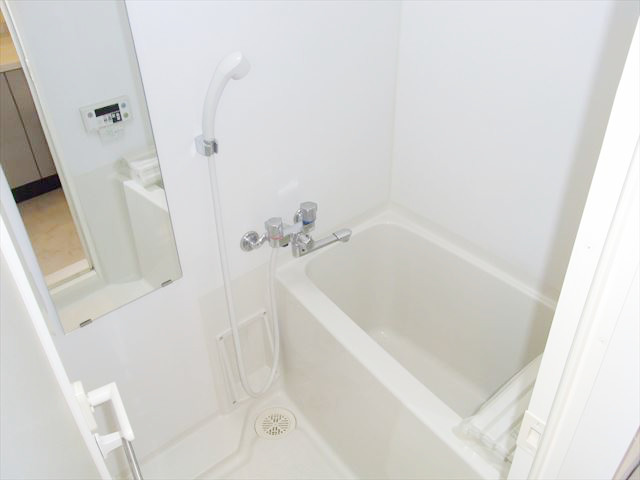 バス・シャワールーム　※別部屋参考写真