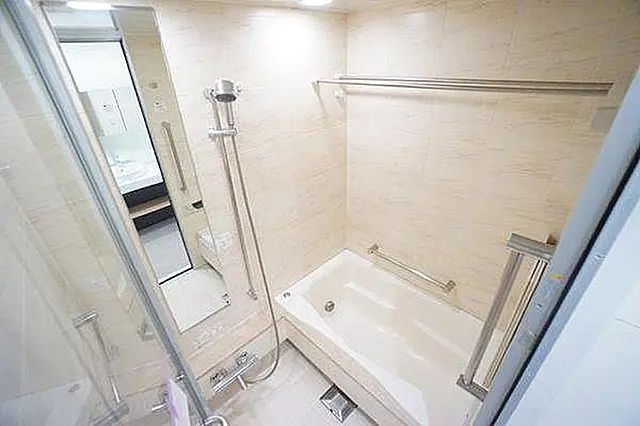 バス・シャワールーム　※別部屋の参考写真です。