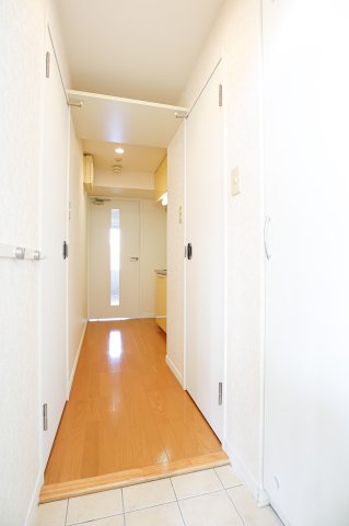 玄関　別号室のものになります。現状優先。