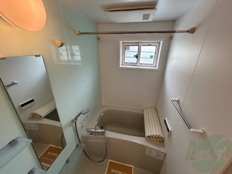 バス・シャワールーム　浴室です。雰囲気が良くゆったりできそうですね。