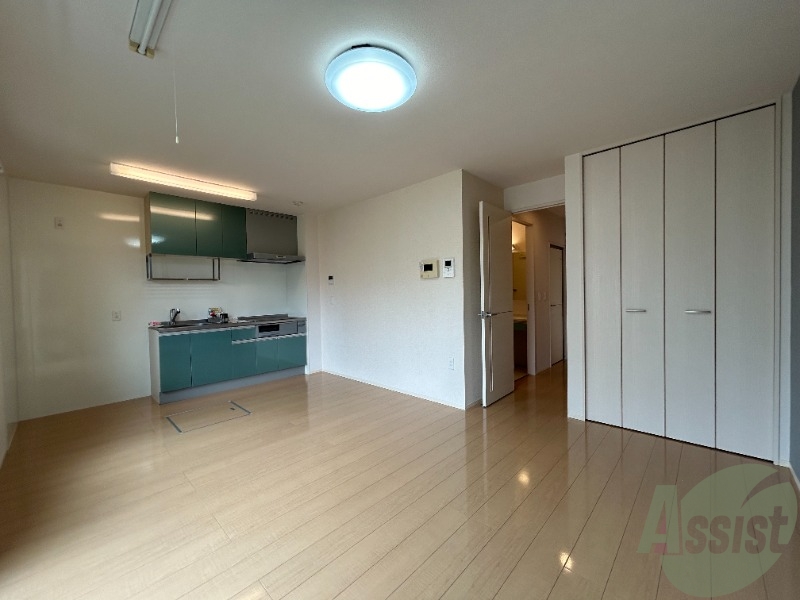 居室・リビング　１１．２帖のＬＤＫです。生活のメインとなる部屋ですね。