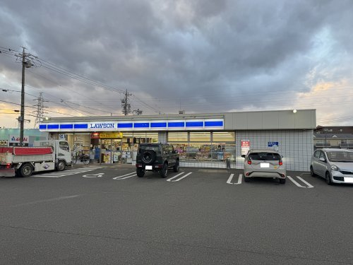 コンビニ　ローソン　川越町高松店（コンビニ）まで827m