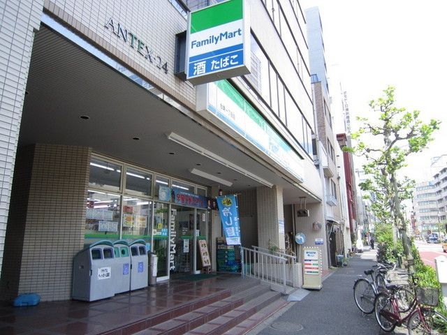 コンビニ　ファミリーマート（コンビニ）まで100m