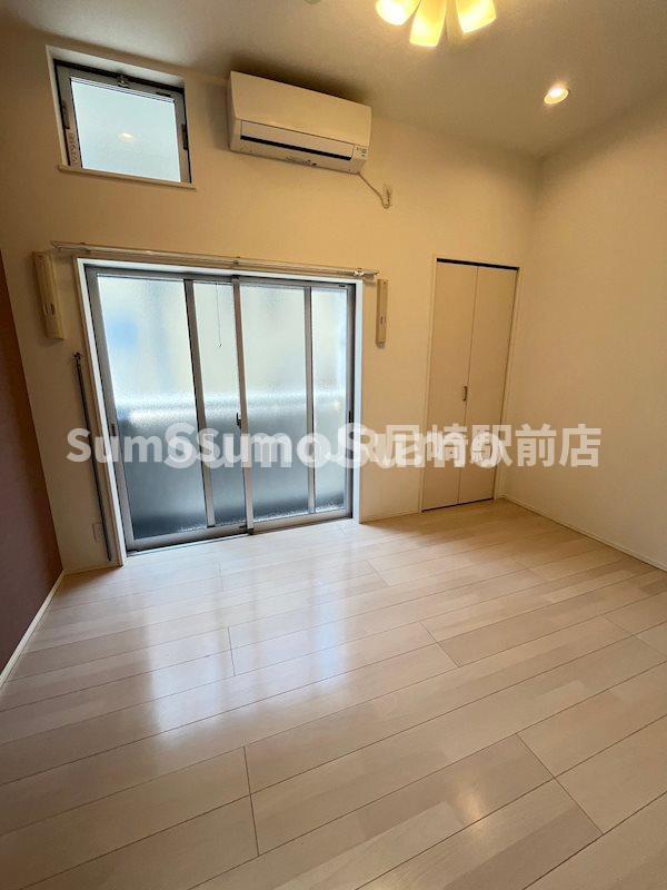 居室・リビング　こちらの居間で趣味の時間をお楽しみください