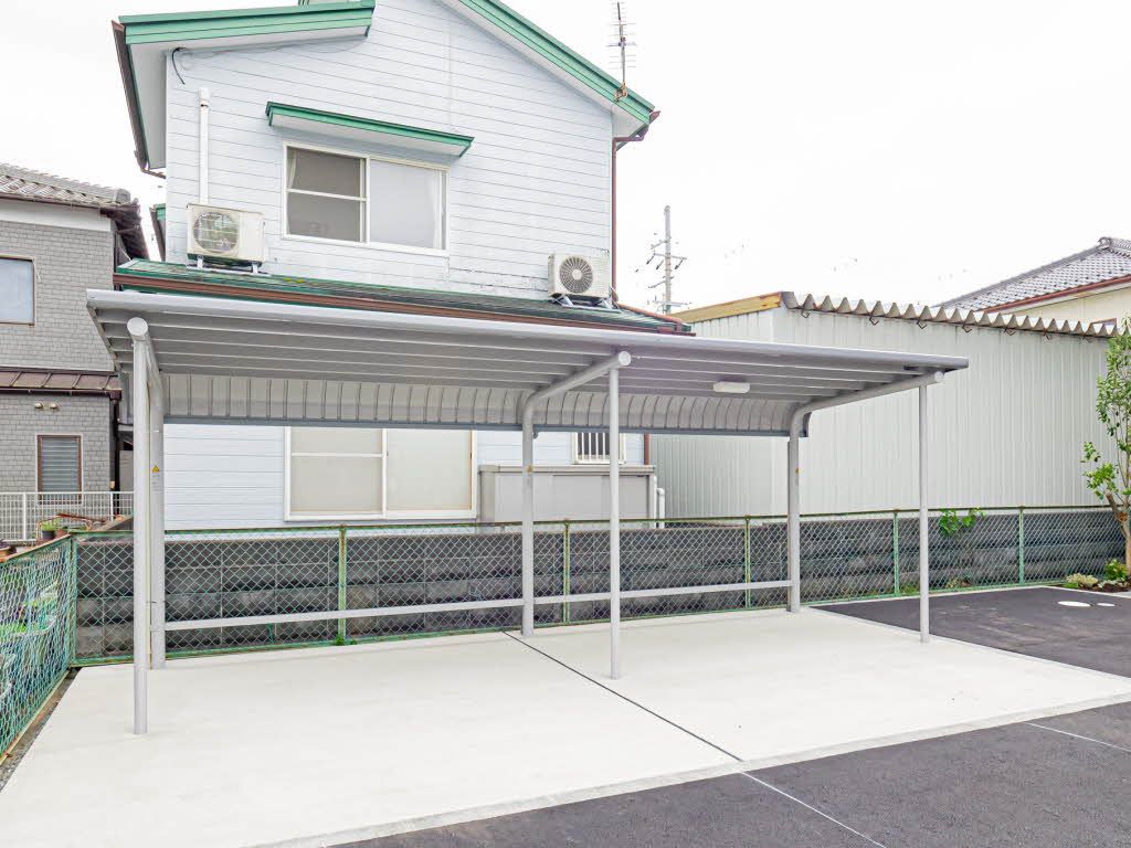 その他共有部分　屋根付きの駐輪場。