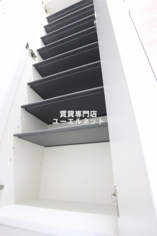 その他設備　収納力たっぷりのシューズボックスで玄関すっきり！