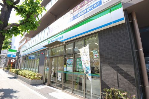コンビニ　ファミリーマート吹田広芝町店（コンビニ）まで146m
