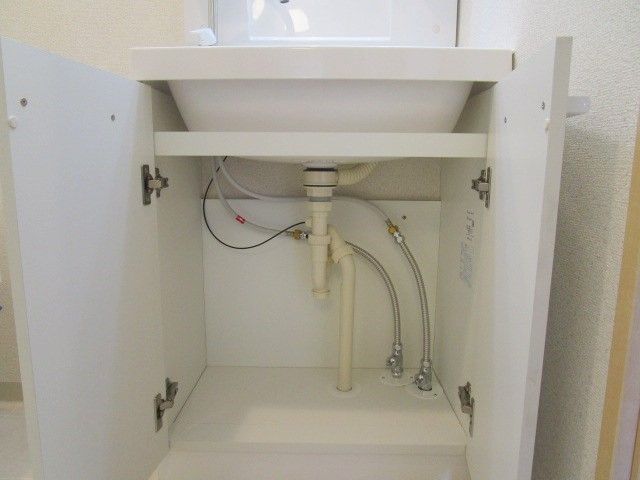 収納　洗面台下部