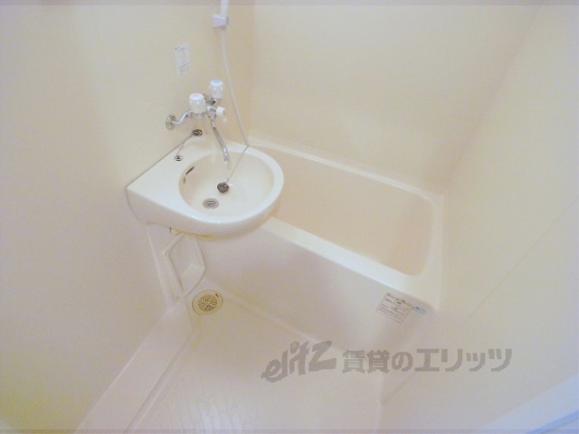 バス・シャワールーム　バス