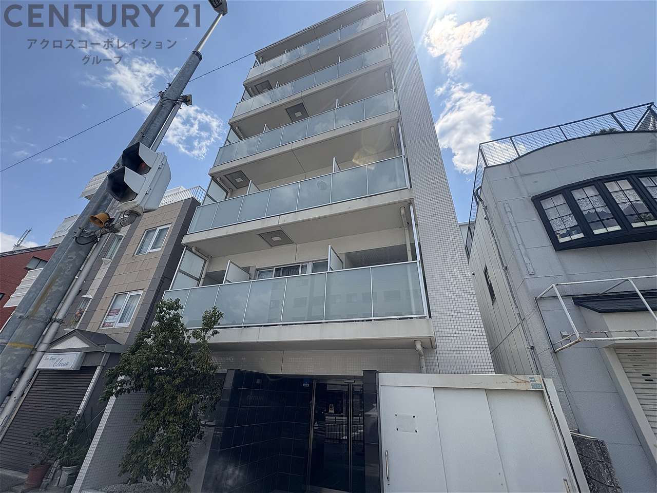 建物外観　安心のオートロック付き♪