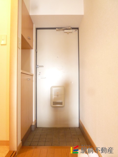 玄関　※写真は全て同タイプ別室です