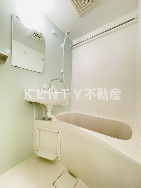 バス・シャワールーム　日々の疲れを癒すお風呂付です