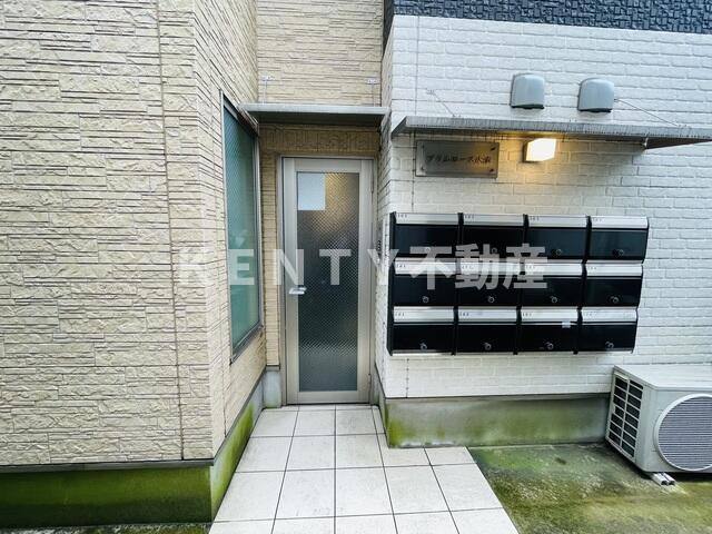 エントランス　建物の内部です