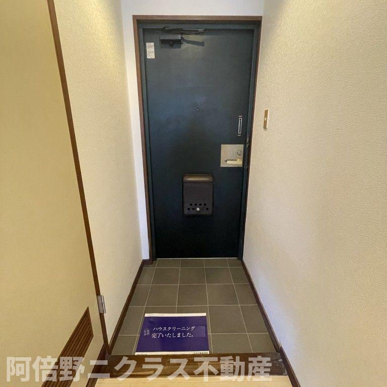 玄関　内装は別部屋の参考写真です。
