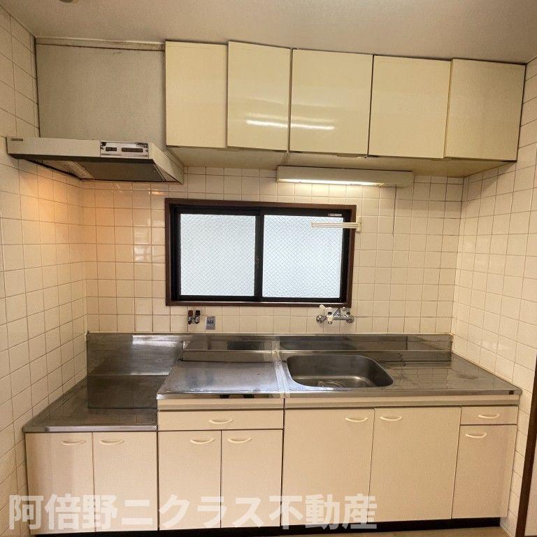 キッチン　内装は別部屋の参考写真です。