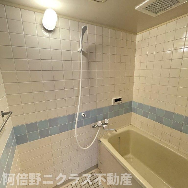 バス・シャワールーム　内装は別部屋の参考写真です。