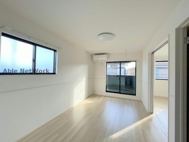 居室・リビング　反転タイプ