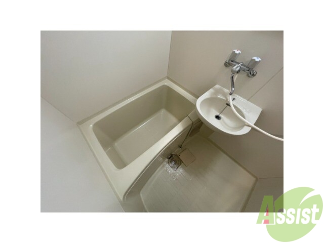 バス・シャワールーム　気になるバスルームです。広さはありますよね。