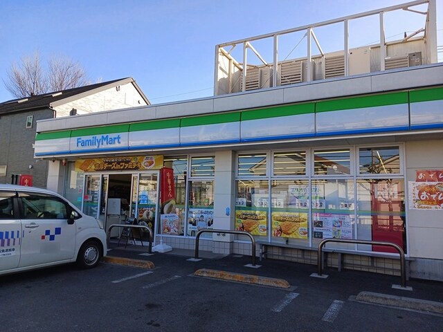 コンビニ　ファミリーマート（コンビニ）まで403m