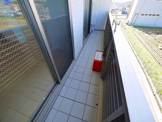 バルコニー　広いバルコニーでお洗濯にも困りません