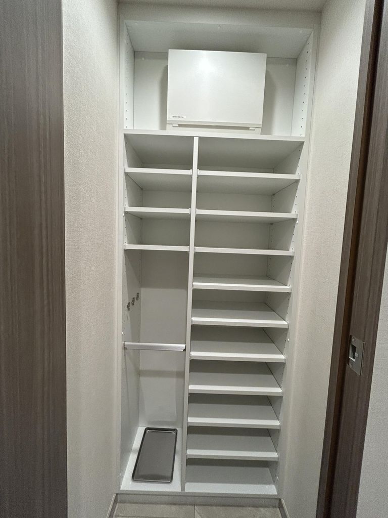 その他設備　シューズラック