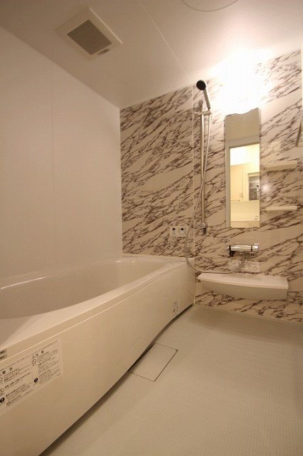 バス・シャワールーム　同物件別号室の写真です。