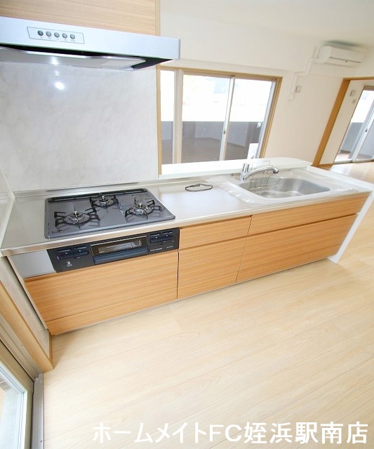 キッチン　★３口コンロのカウンターキッチン！★※別部屋参考写真