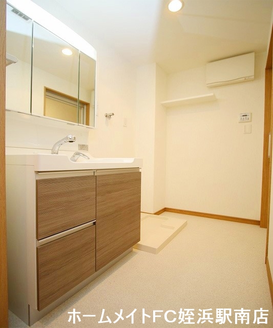 洗面設備　★洗面脱衣所も広々♪★※別部屋参考写真