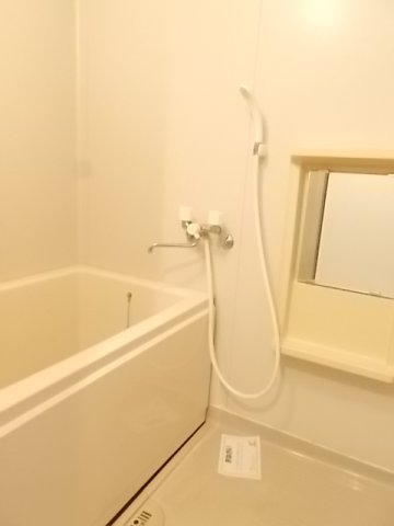 バス・シャワールーム　ゆったり過ごせるお風呂です