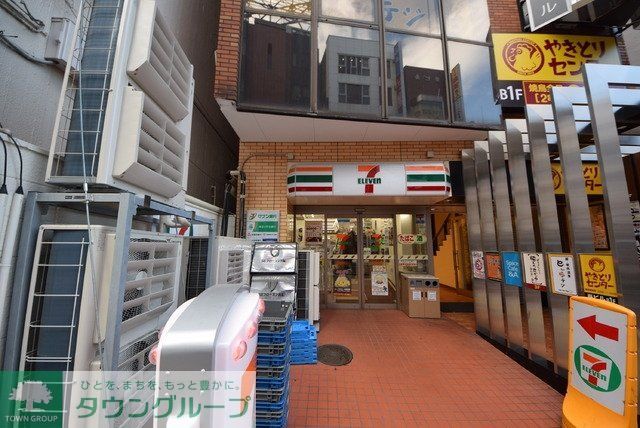 コンビニ　セブンイレブン（コンビニ）まで370m