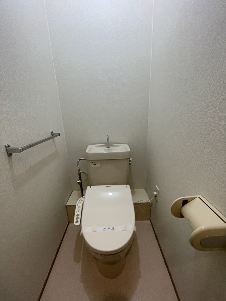 トイレ　別号室の画像です。ご参考下さい