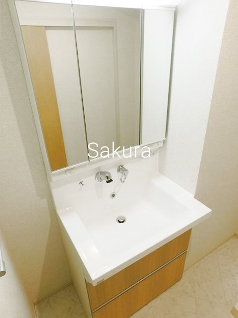 洗面設備　身支度に便利な洗面台！