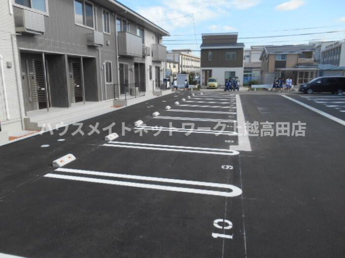 駐車場　駐車場