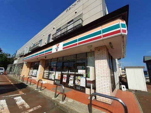 コンビニ　セブンイレブン 上越南城店（コンビニ）まで500m