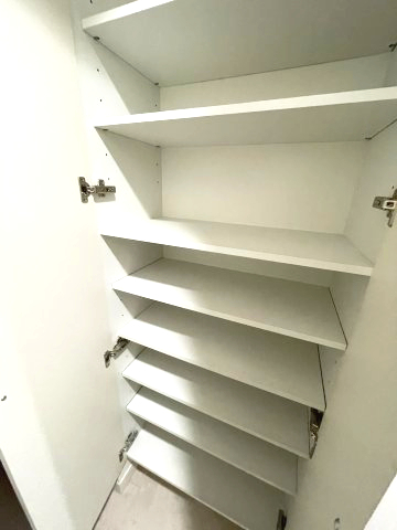 収納　イメージとして同建物他部屋を表示しています