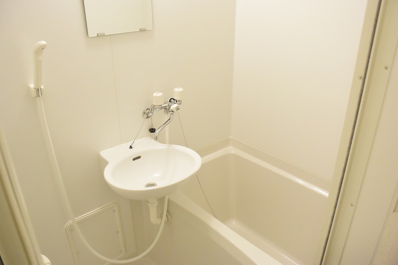 バス・シャワールーム　一日の疲れを癒せます!!