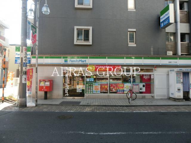 コンビニ　ファミリーマート綾瀬二丁目店（コンビニ）まで93m