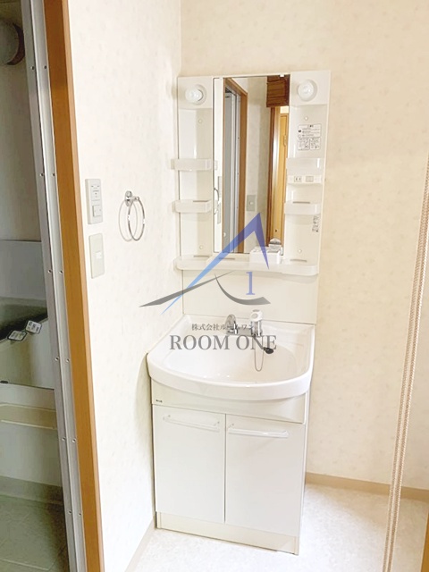 洗面設備　独立洗面台です。