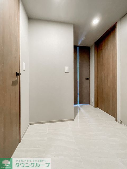 玄関　※写真は同タイプ住戸です。