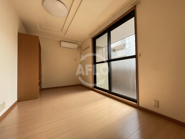 居室・リビング　リバパレス靭公園　リビング