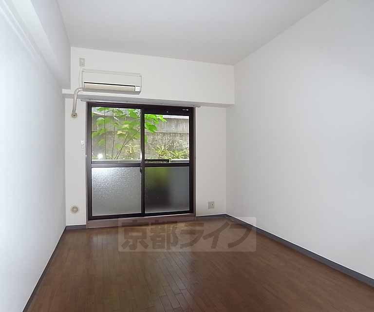 居室・リビング　使いやすい洋室です。