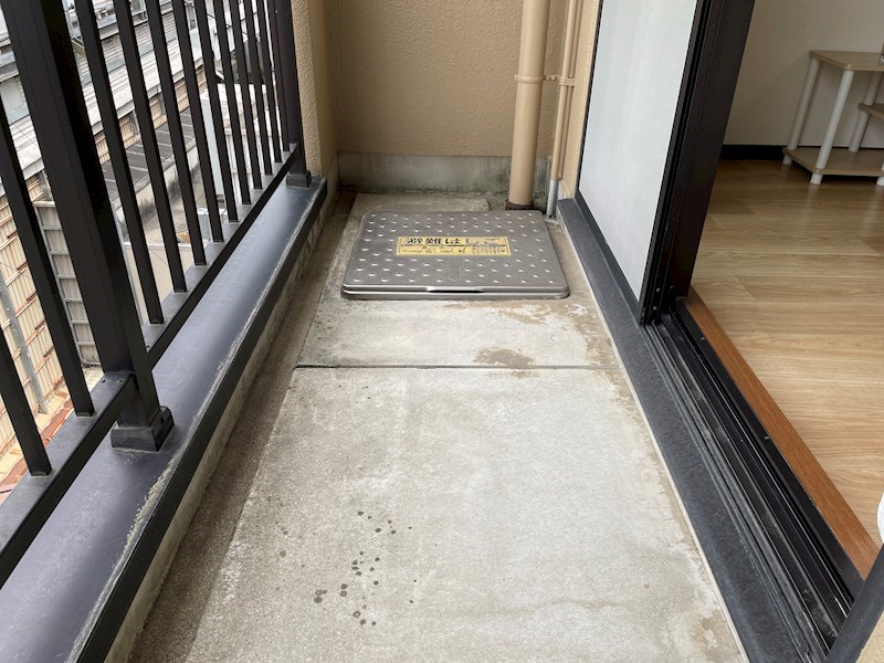 バルコニー　類似タイプ参考写真掲載。