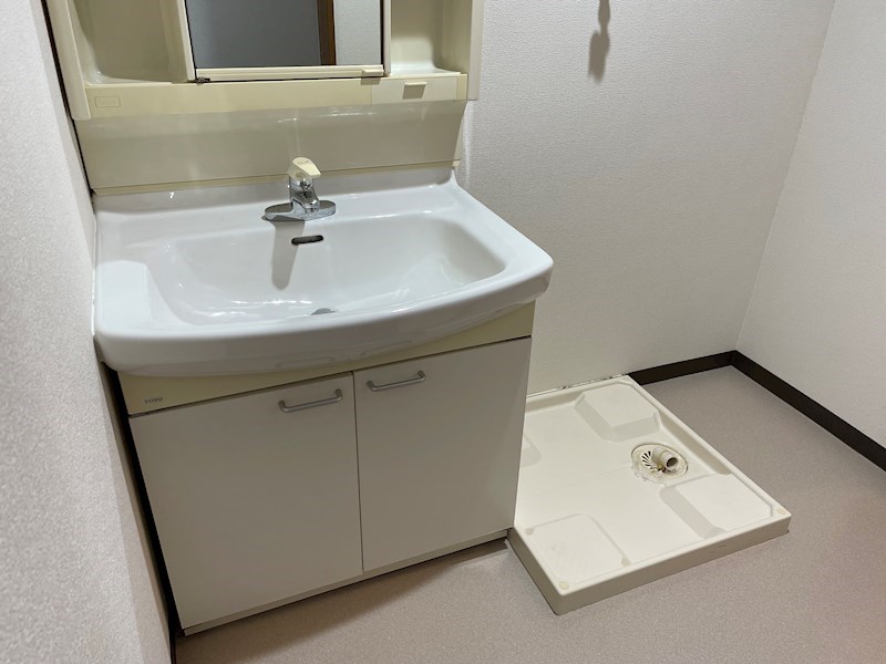 洗面設備　類似タイプ参考写真掲載。