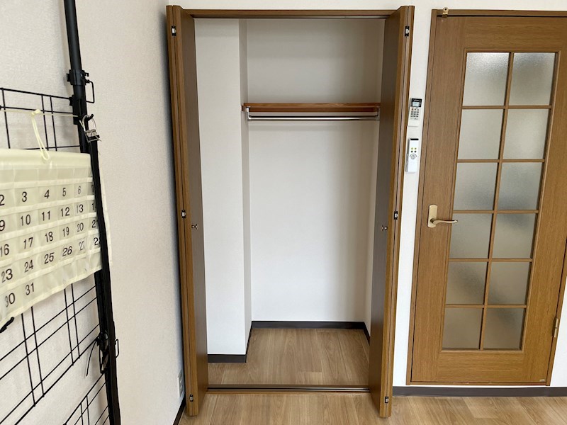 収納　類似タイプ参考写真掲載。