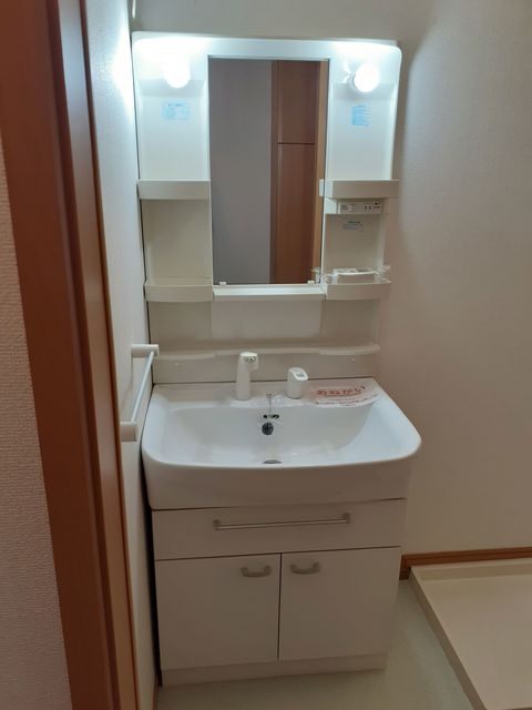洗面設備　明るい洗面所です★